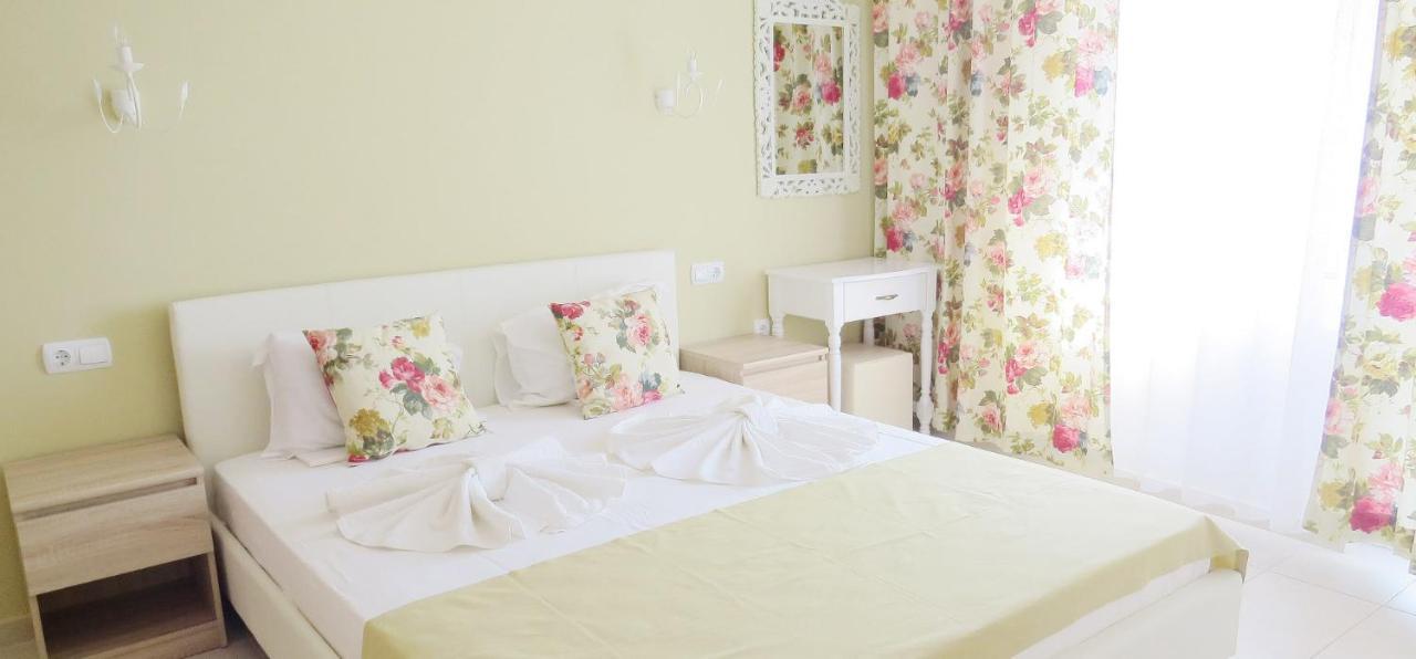 Family Hotel Sofi โซโซโปล ภายนอก รูปภาพ